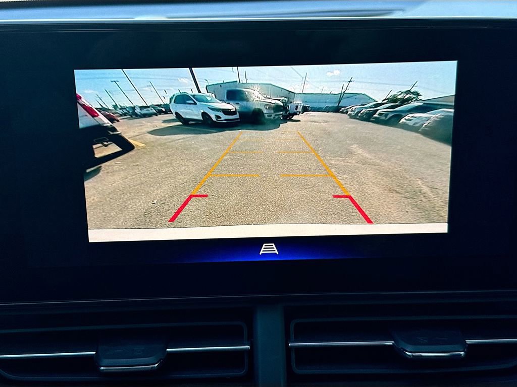 Used 2024 Chevrolet Trax LT w/ Driver Confidence Package image 11