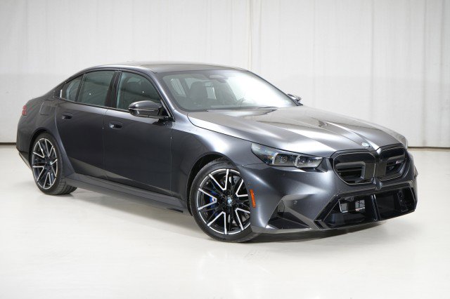 Used 2025 BMW M5 w/ Executive Package image 9
