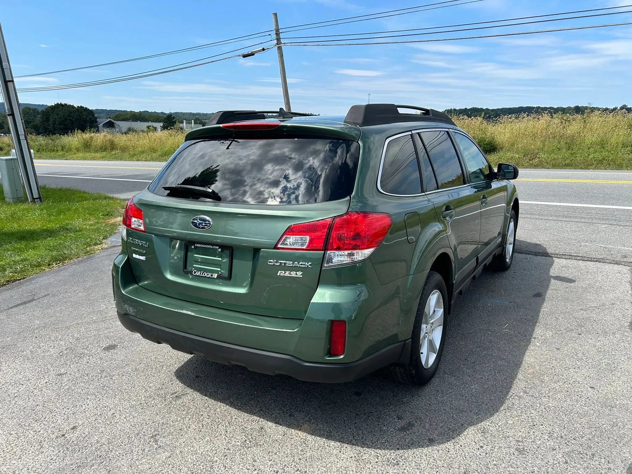 Used 2014 Subaru Outback 2.5i Premium AWD/4WD image 6
