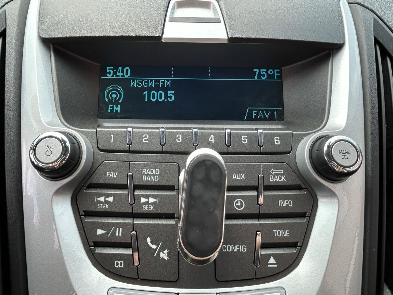 Used 2015 Chevrolet Equinox LS FWD image 22