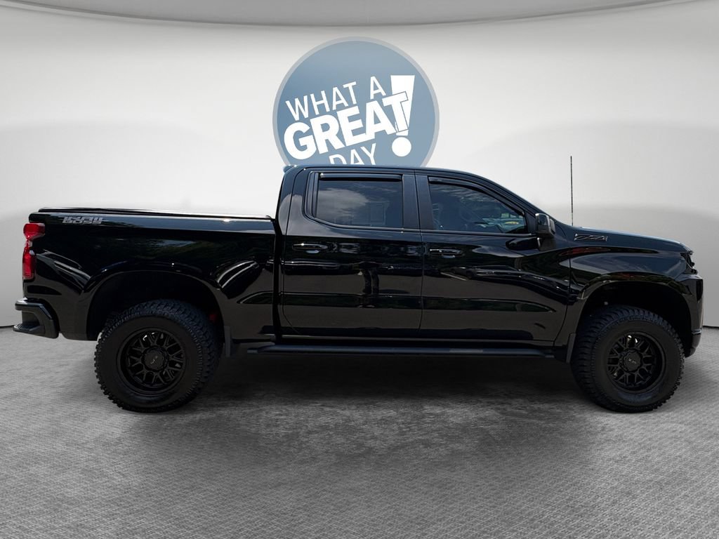 Used 2021 Chevrolet Silverado 1500 LT Trail Boss w/ Convenience Package II AWD/4WD image 2