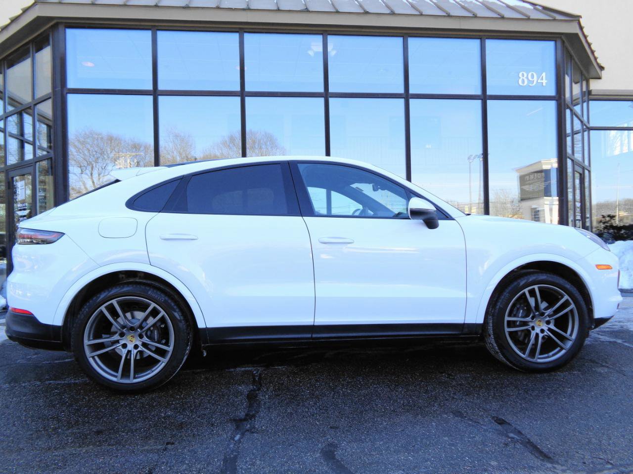 Used 2020 Porsche Cayenne Coupe AWD image 4