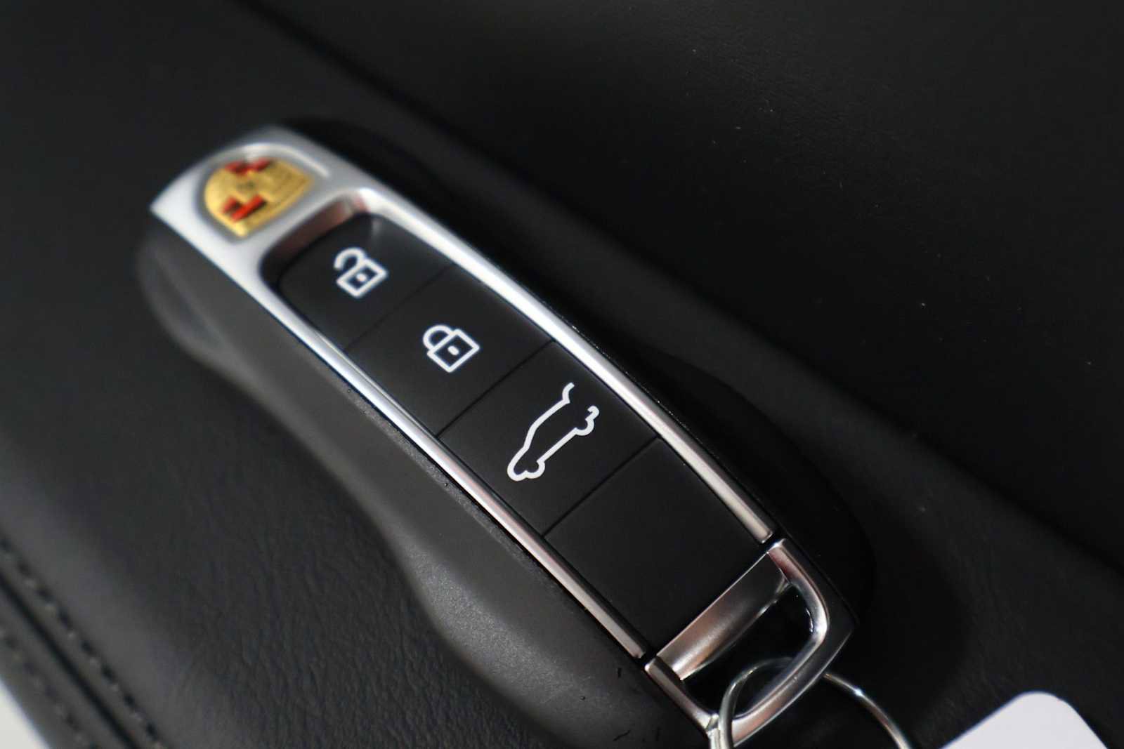 New 2026 Porsche Cayenne GTS AWD/4WD image 43