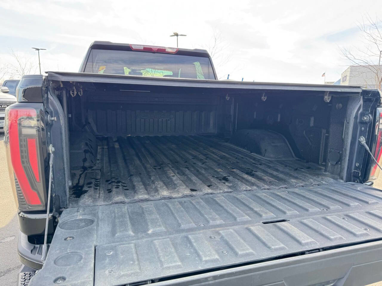 Used 2024 GMC Sierra 2500 AT4 AWD/4WD image 8