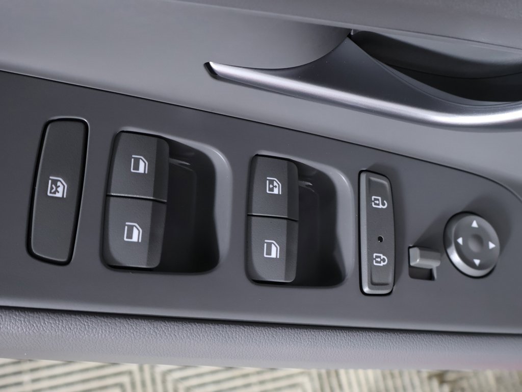 Certified 2023 Hyundai Elantra SEL image 31