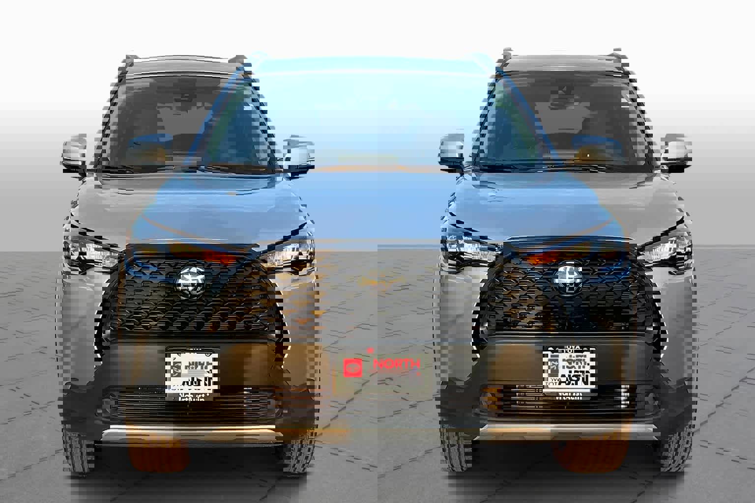 Used 2022 Toyota Corolla Cross LE image 3