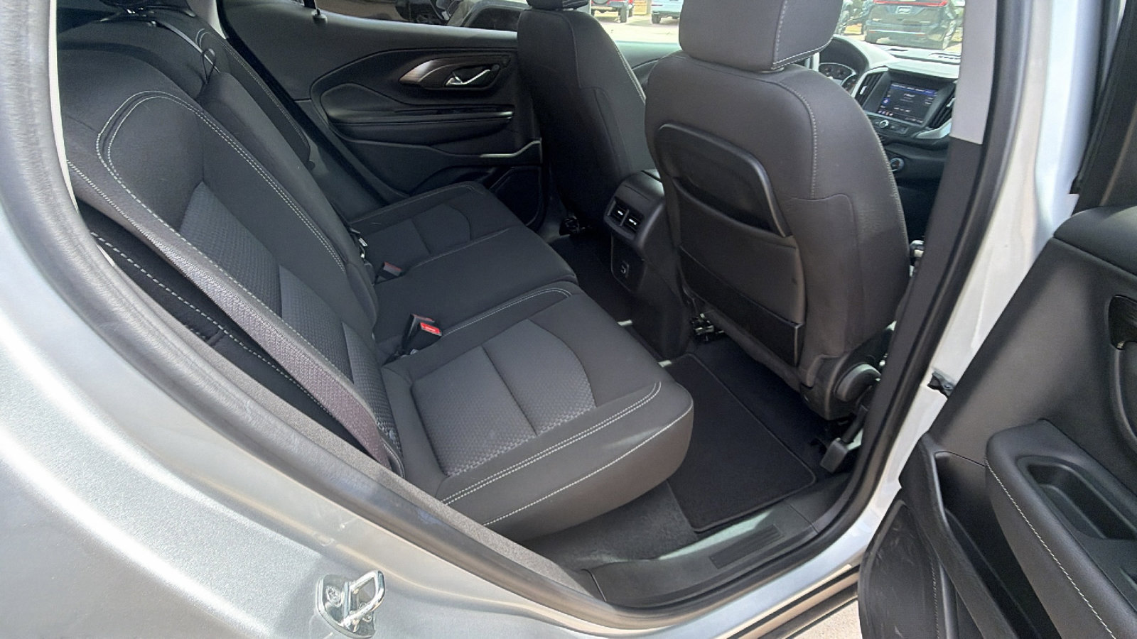 Used 2022 GMC Terrain SLE FWD image 21