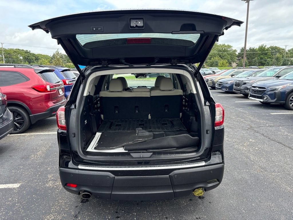 Used 2023 Subaru Ascent Limited w/ Technology Package AWD/4WD image 7
