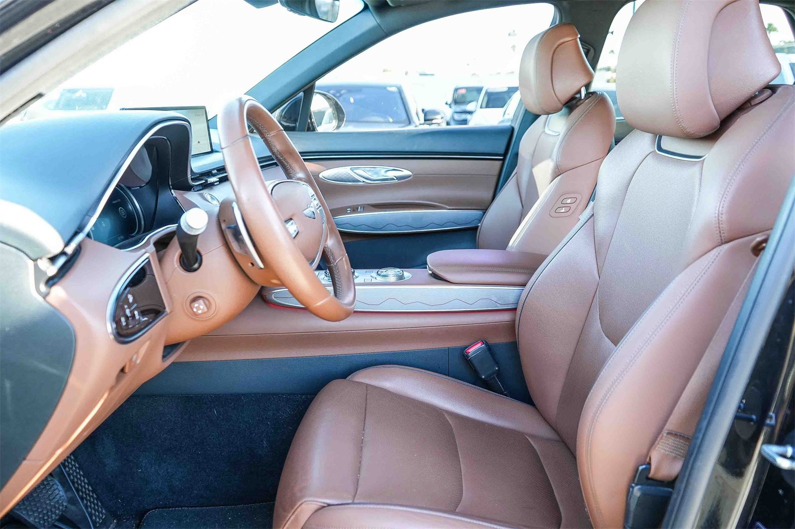 Used 2023 Genesis GV70 2.5T w/ Advanced Package image 17