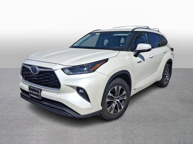 Used 2021 Toyota Highlander XLE image 1