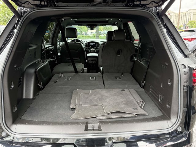 Used 2023 Chevrolet Traverse Premier w/ Redline Edition FWD image 10
