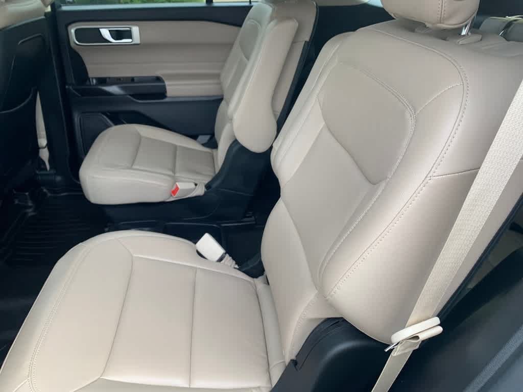 Used 2020 Ford Explorer XLT w/ Equipment Group 202A AWD/4WD image 19