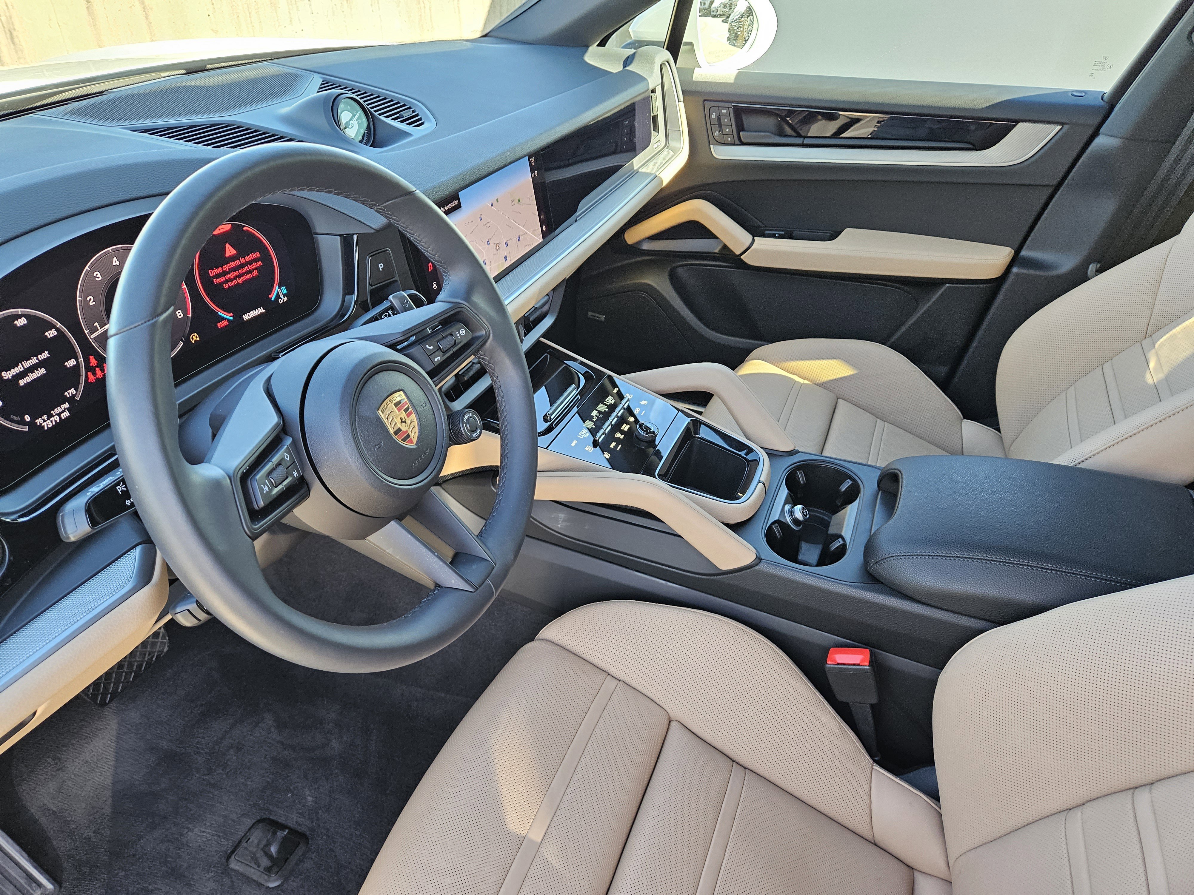 Certified 2025 Porsche Cayenne Coupe image 4