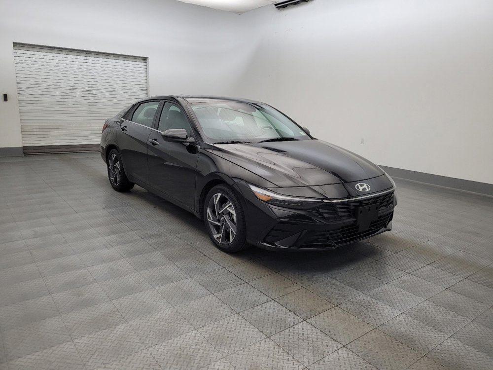 Used 2025 Hyundai Elantra SEL FWD image 13