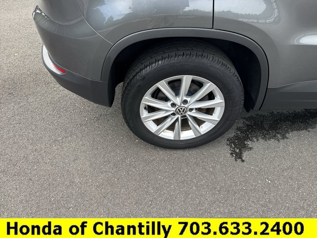 Used 2018 Volkswagen Tiguan Limited AWD/4WD image 32