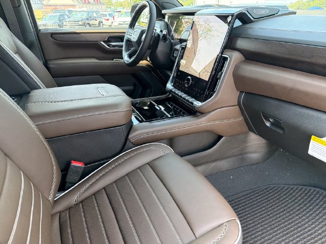 New 2026 GMC Yukon XL Denali Ultimate AWD/4WD image 21
