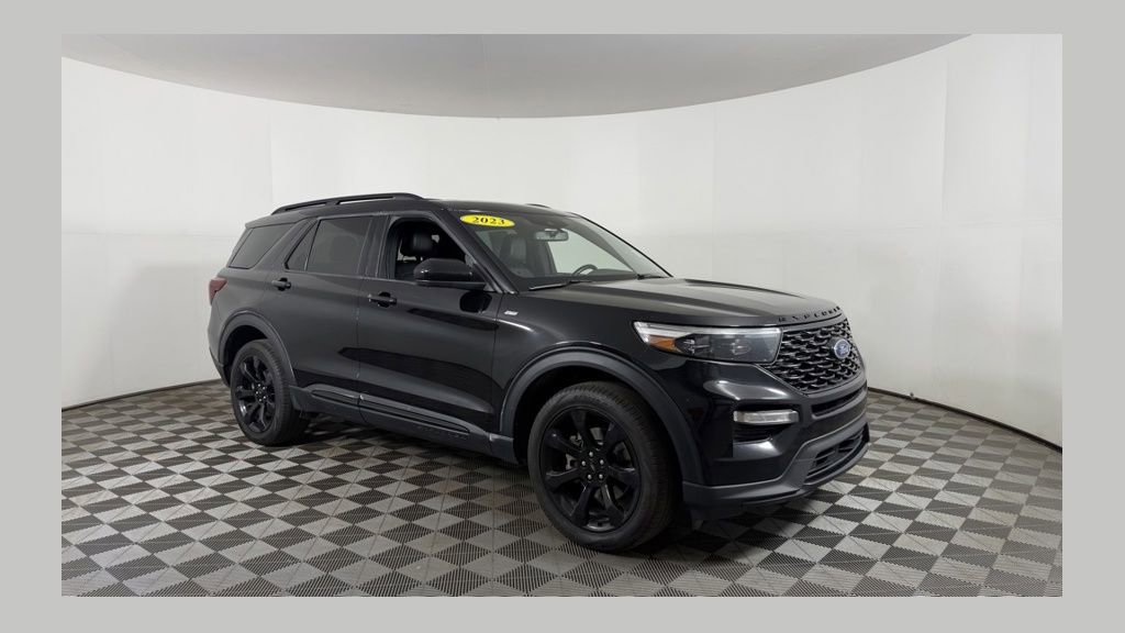 Used 2023 Ford Explorer ST-Line w/ Class IV Trailer Tow Package AWD/4WD image 1