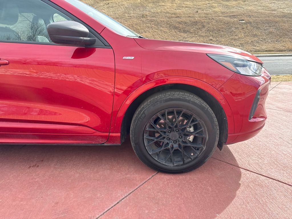 Certified 2024 Ford Escape ST-Line w/ Tech Pack #1 FWD image 33