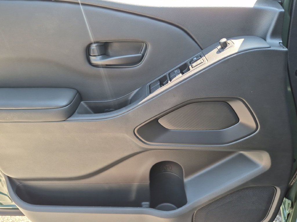 New 2027 Nissan Frontier SV w/ All-Weather Content Package RWD image 34