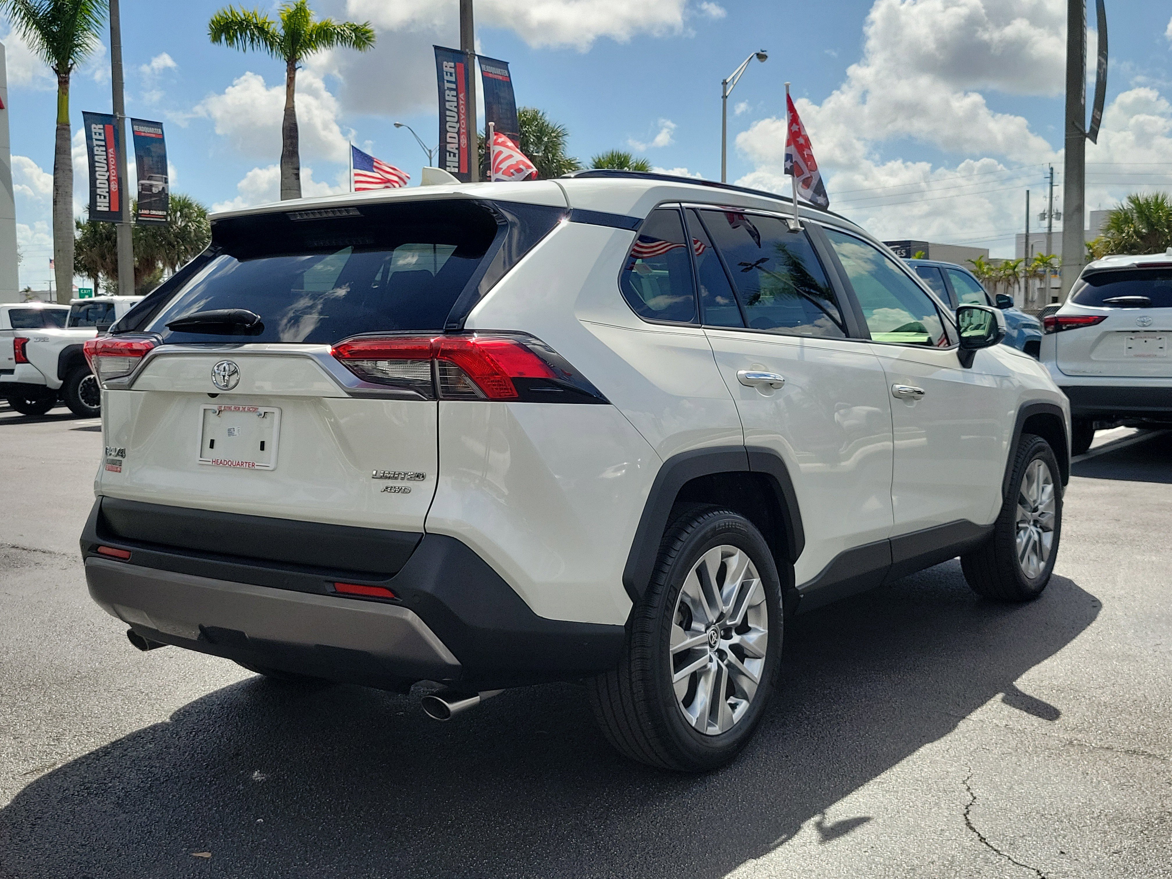 Used 2021 Toyota RAV4 Limited image 12
