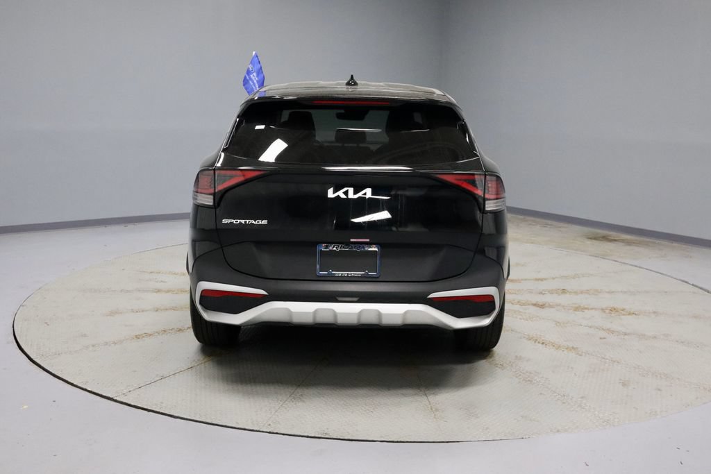 Used 2025 Kia Sportage EX FWD image 11