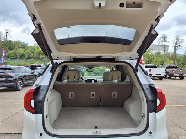 Used 2020 GMC Terrain Denali w/ Denali Premium Package AWD/4WD image 11