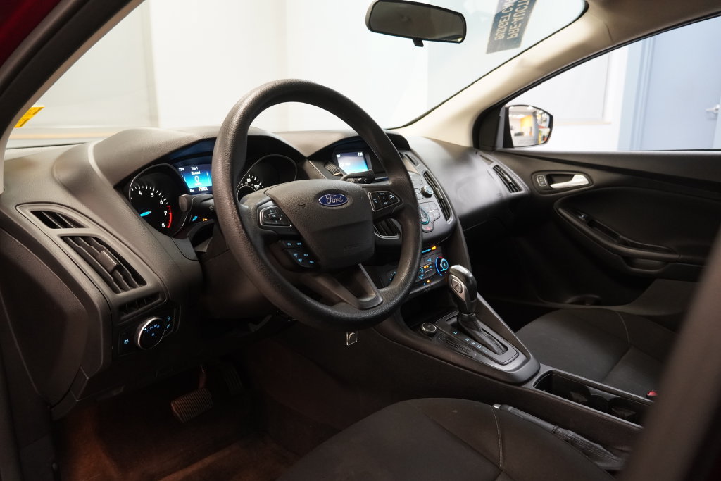 Used 2015 Ford Focus SE FWD image 6