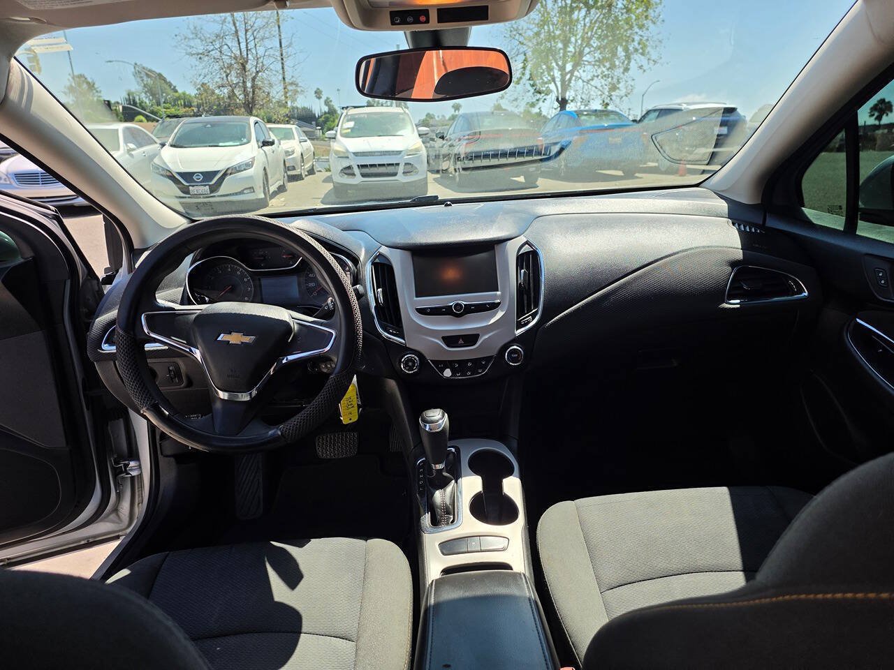 Used 2018 Chevrolet Cruze LS FWD image 31