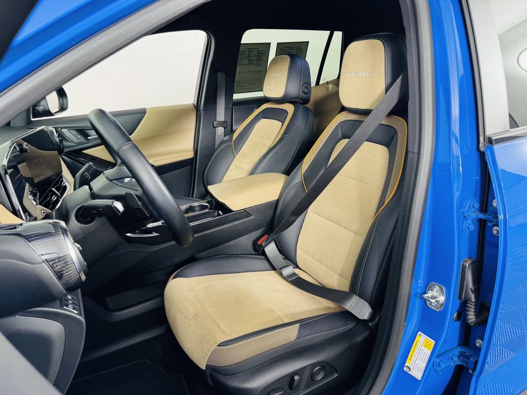 Used 2025 Chevrolet Equinox ACTIV w/ Safety and Technology Package image 6