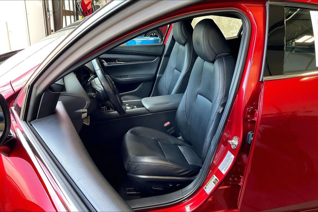 Used 2020 MAZDA MAZDA3 Hatchback w/ Premium Package FWD image 25