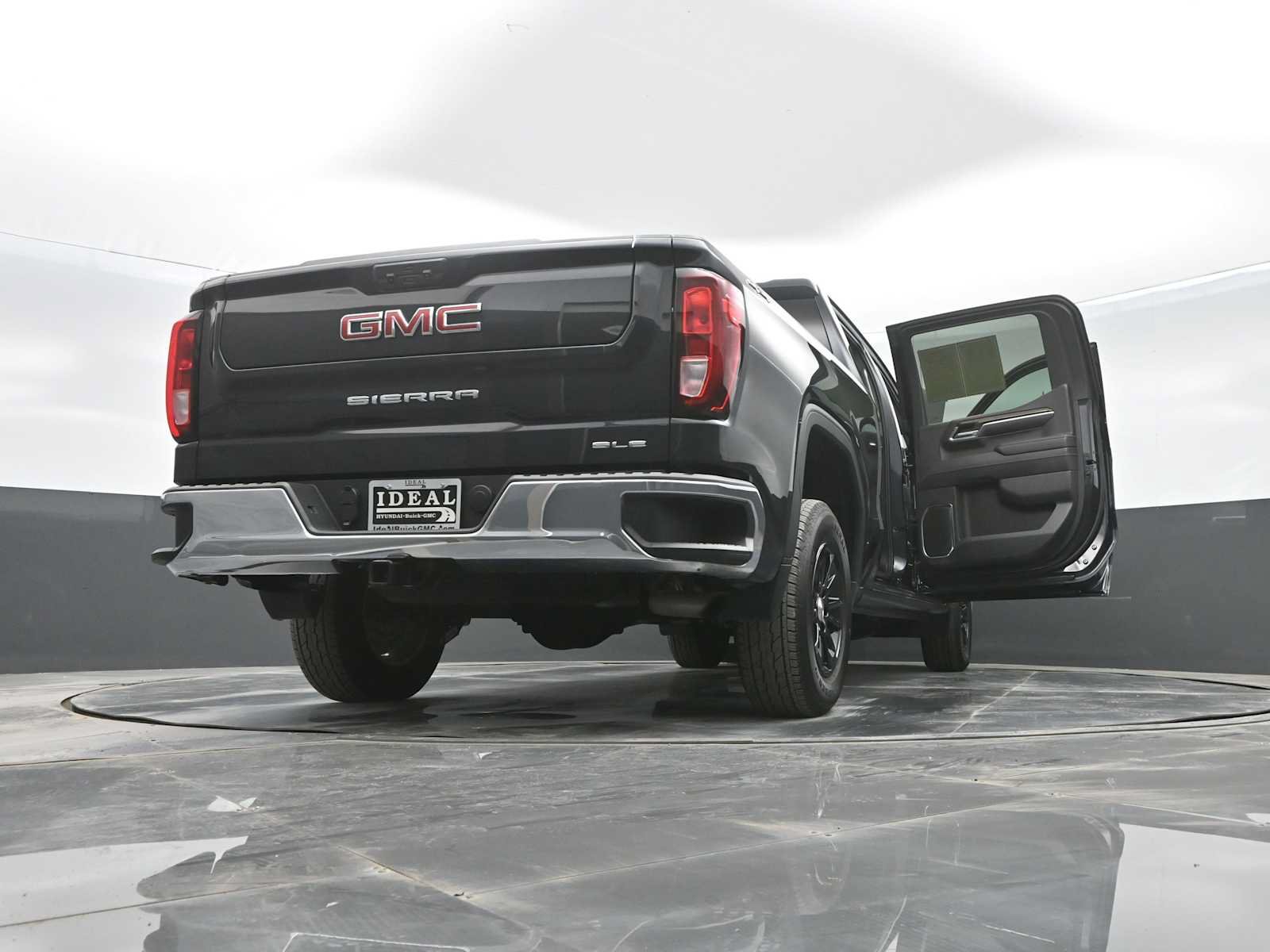 Used 2024 GMC Sierra 1500 SLE AWD/4WD image 42