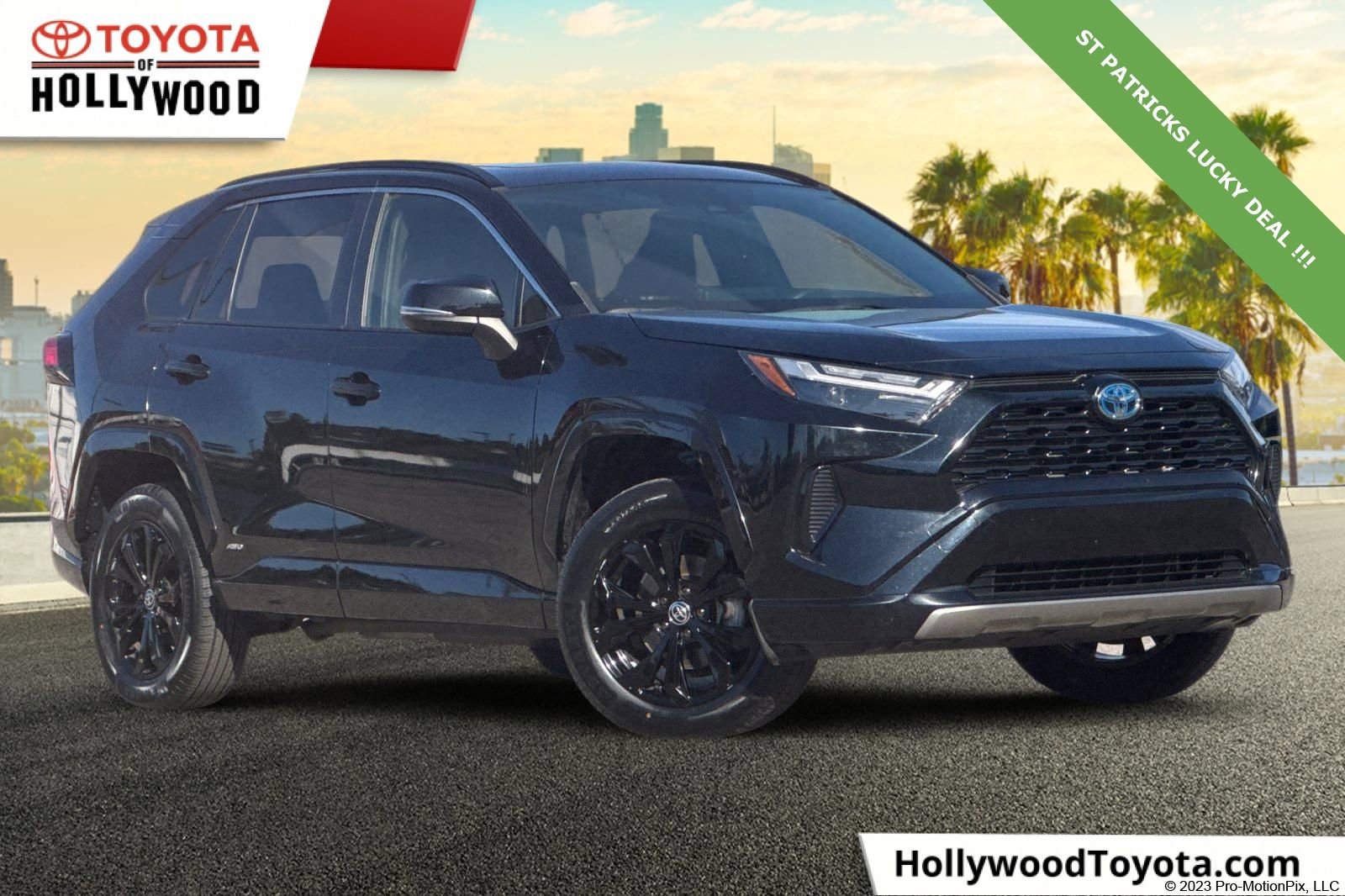 Used 2022 Toyota RAV4 SE w/ Convenience Package image 1