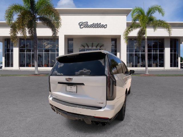 Certified 2025 Cadillac Escalade ESV V AWD/4WD image 13