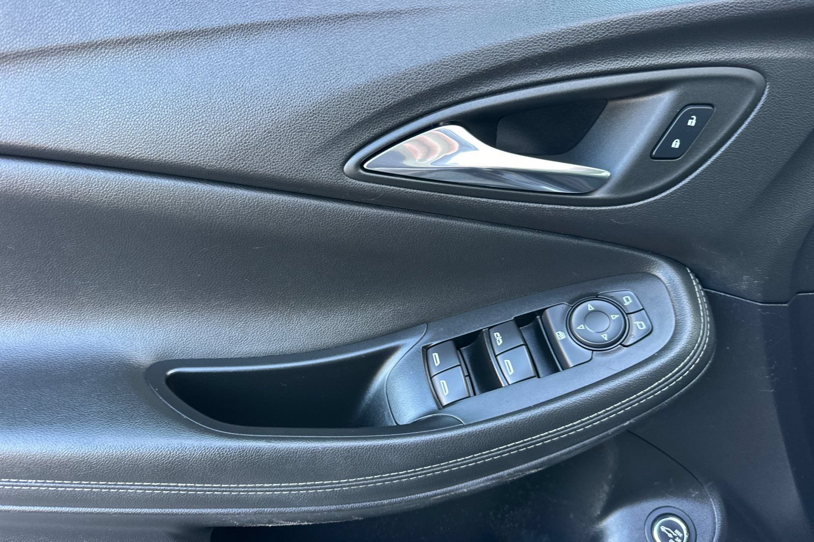 Certified 2023 Buick Encore GX Select w/ Experience Buick Package FWD image 11