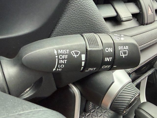 Used 2025 Toyota RAV4 XLE AWD/4WD image 29