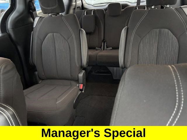 Used 2024 Chrysler Pacifica Touring image 30