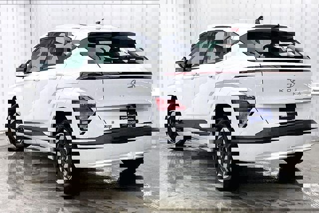 Certified 2024 Hyundai Kona SE image 11