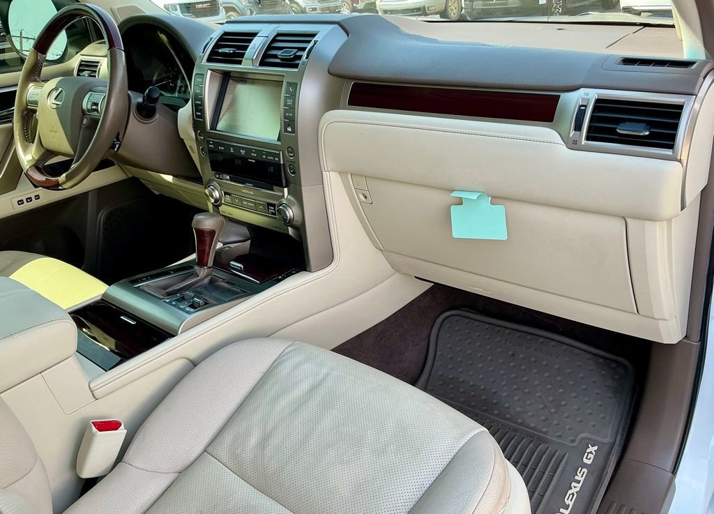 Used 2017 Lexus GX 460 Premium image 26
