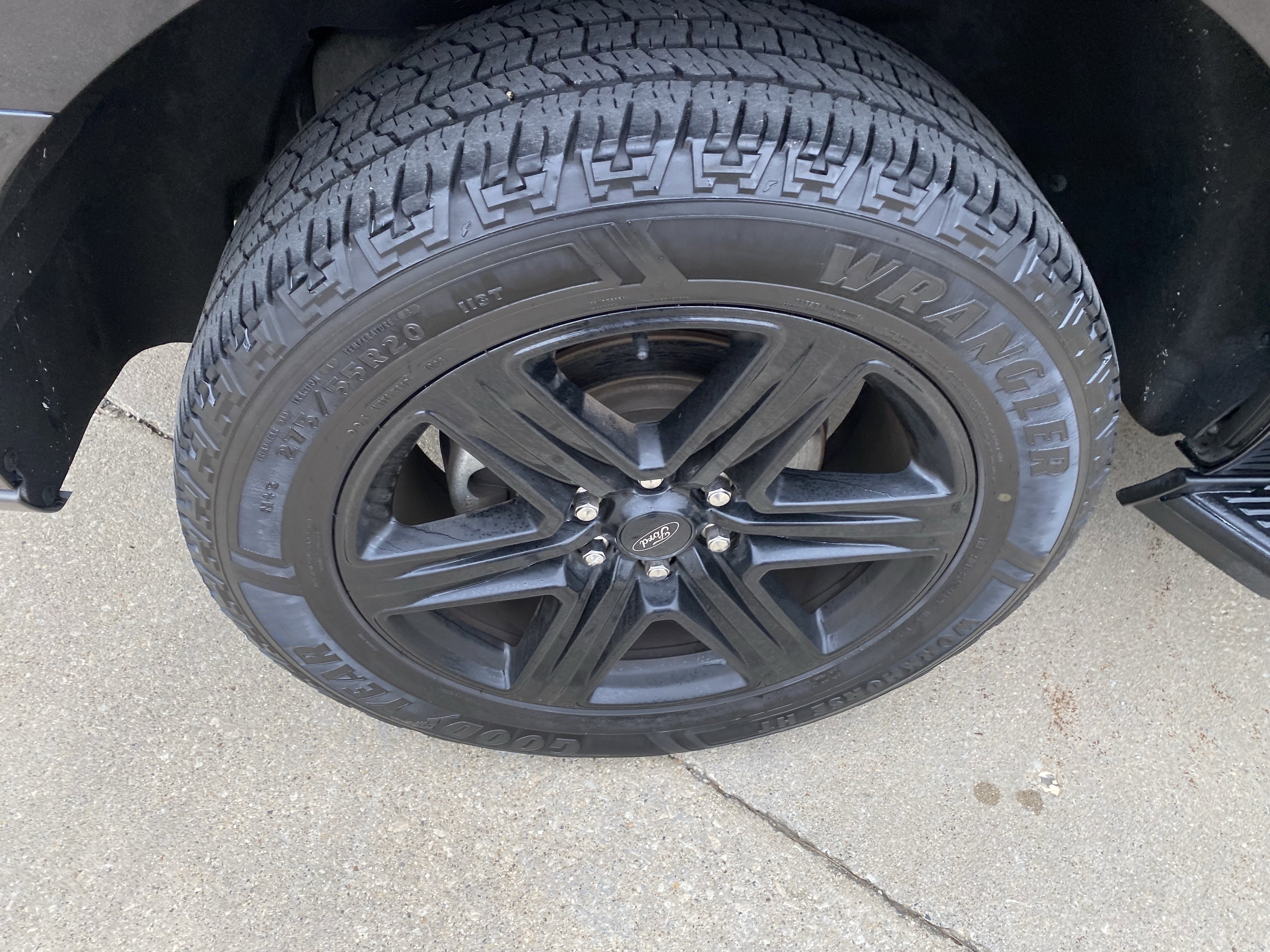 Used 2020 Ford Expedition Max XLT w/ Equipment Group 202A image 9