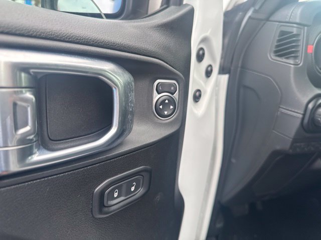 Used 2025 Jeep Wrangler Unlimited Rubicon AWD/4WD image 11