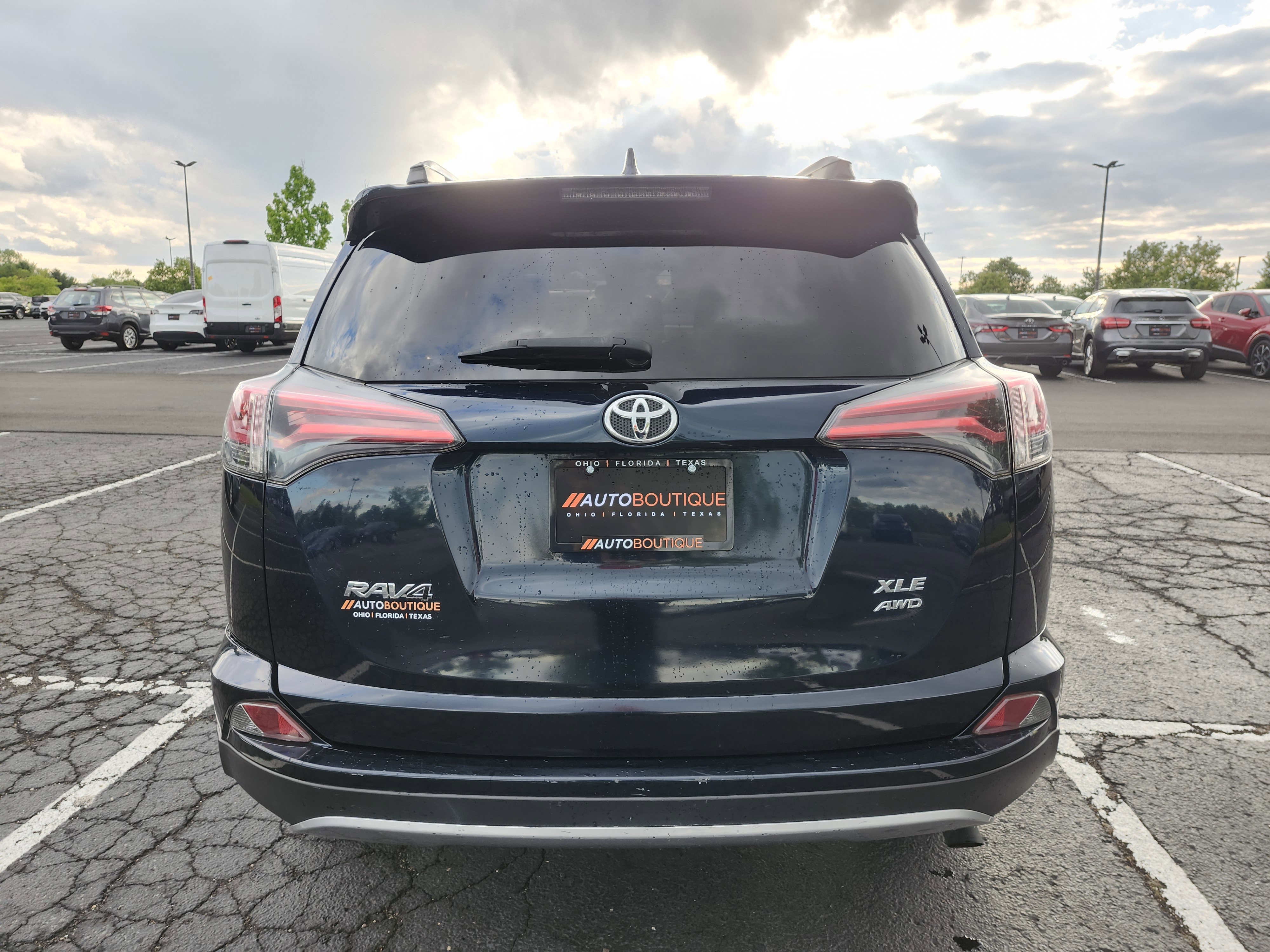 Used 2018 Toyota RAV4 XLE w/ Plus Extra Value Package AWD/4WD image 14