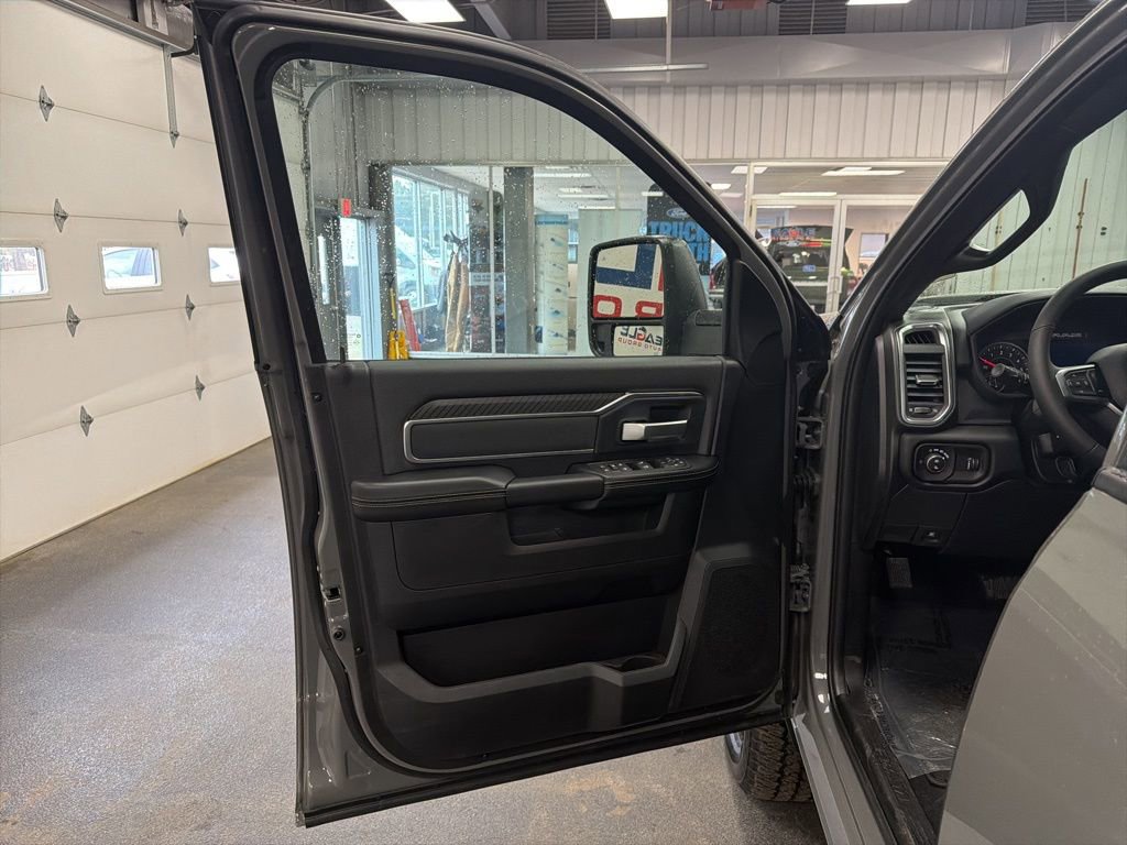 New 2026 RAM 2500 Big Horn AWD/4WD image 16