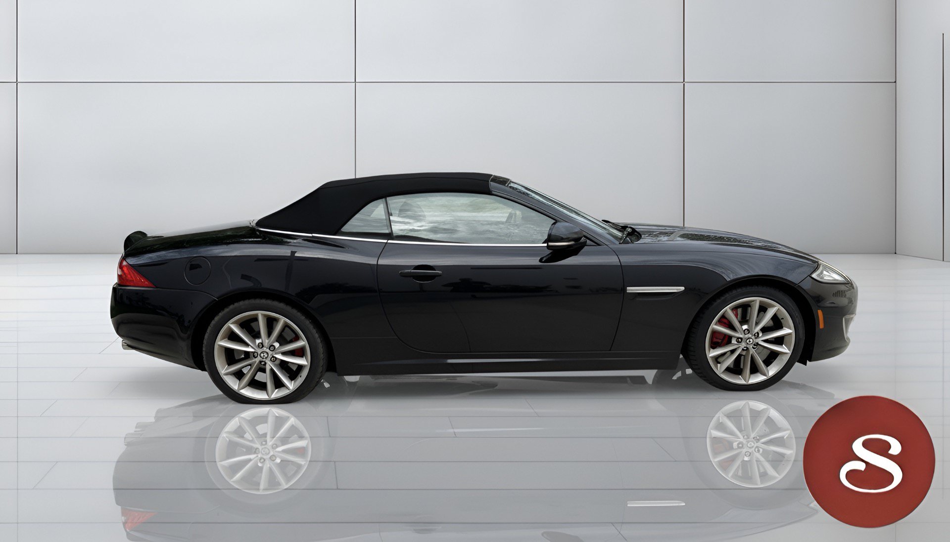 Used 2012 Jaguar XKR R RWD image 11
