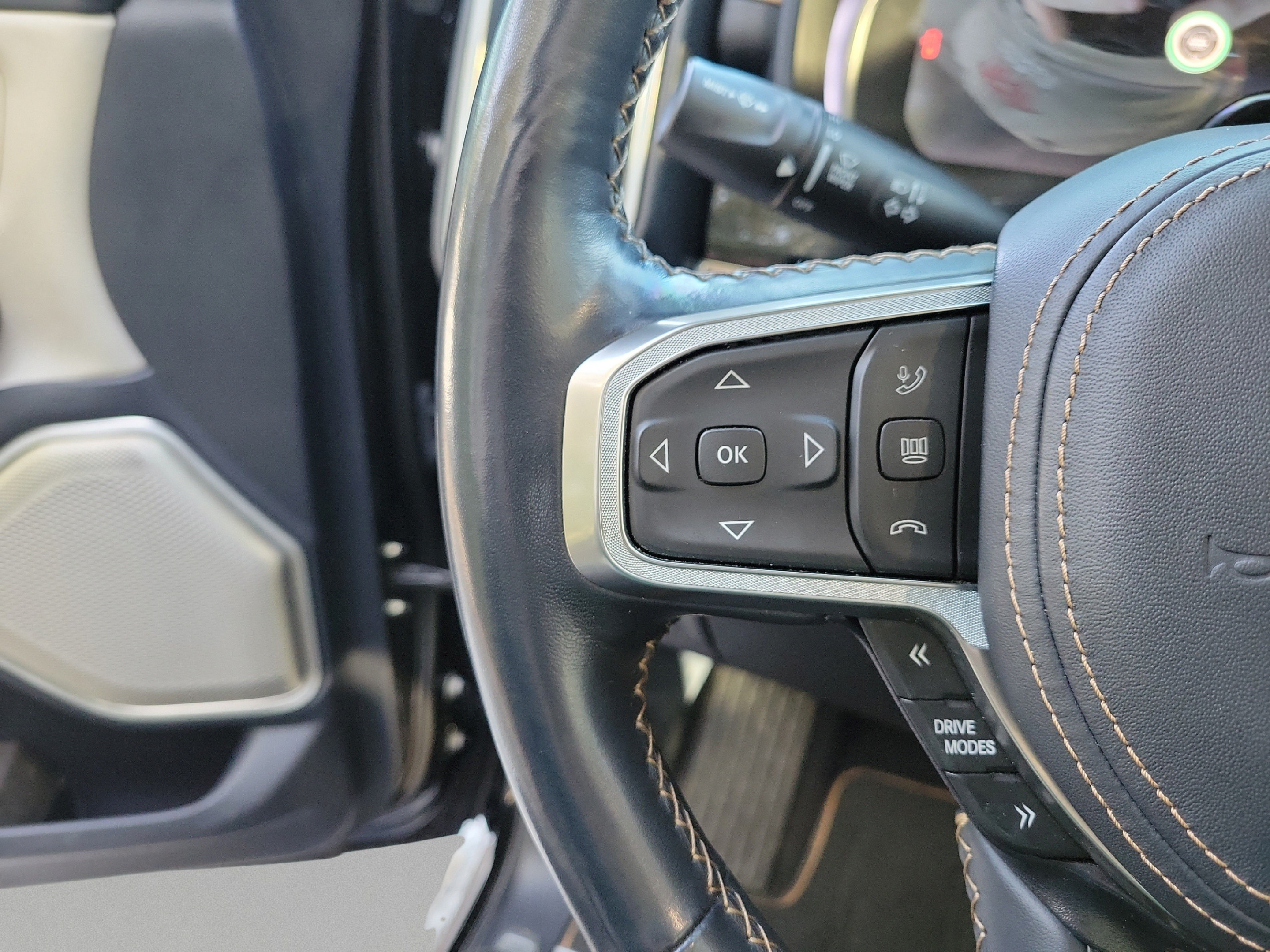 Used 2025 RAM 1500 Tungsten w/ Off Road Group AWD/4WD image 29