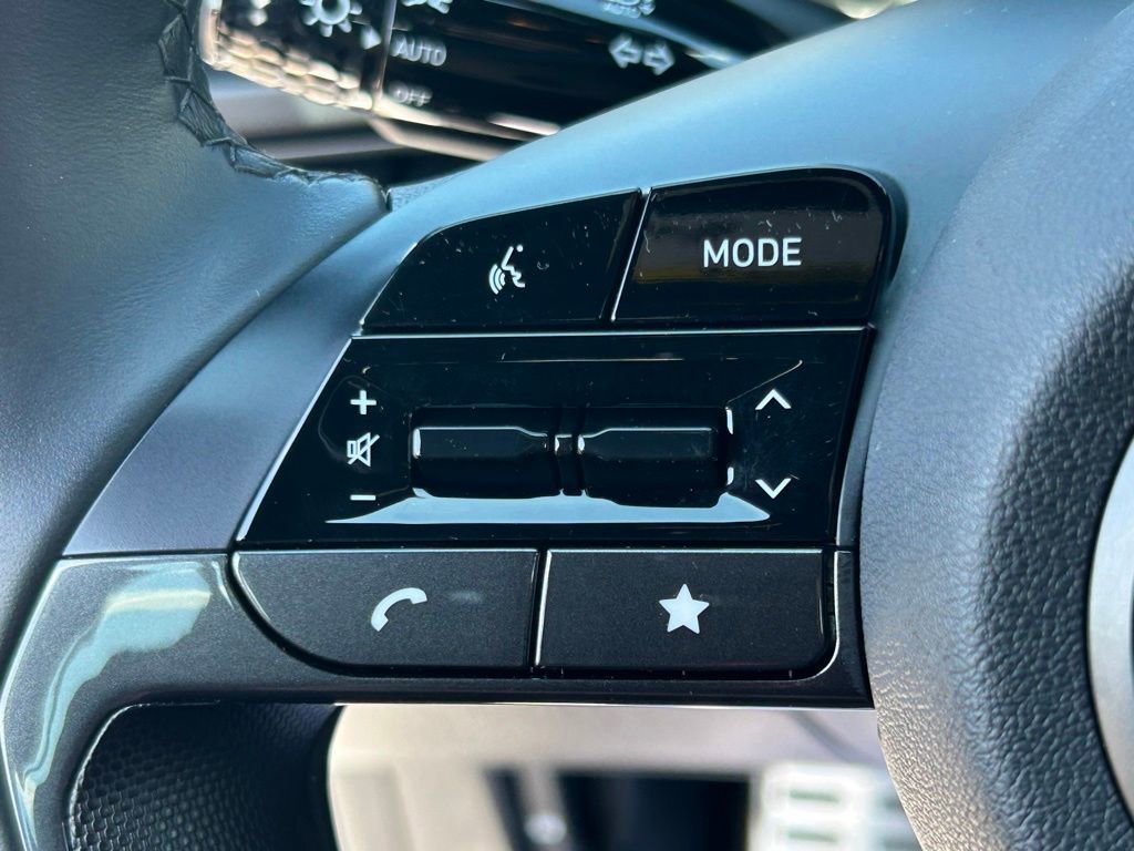 Used 2025 Hyundai Elantra Sport FWD image 22