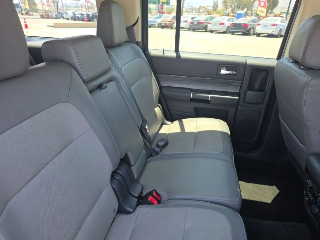 Used 2017 Ford Flex SEL w/ Equipment Group 202A FWD image 17