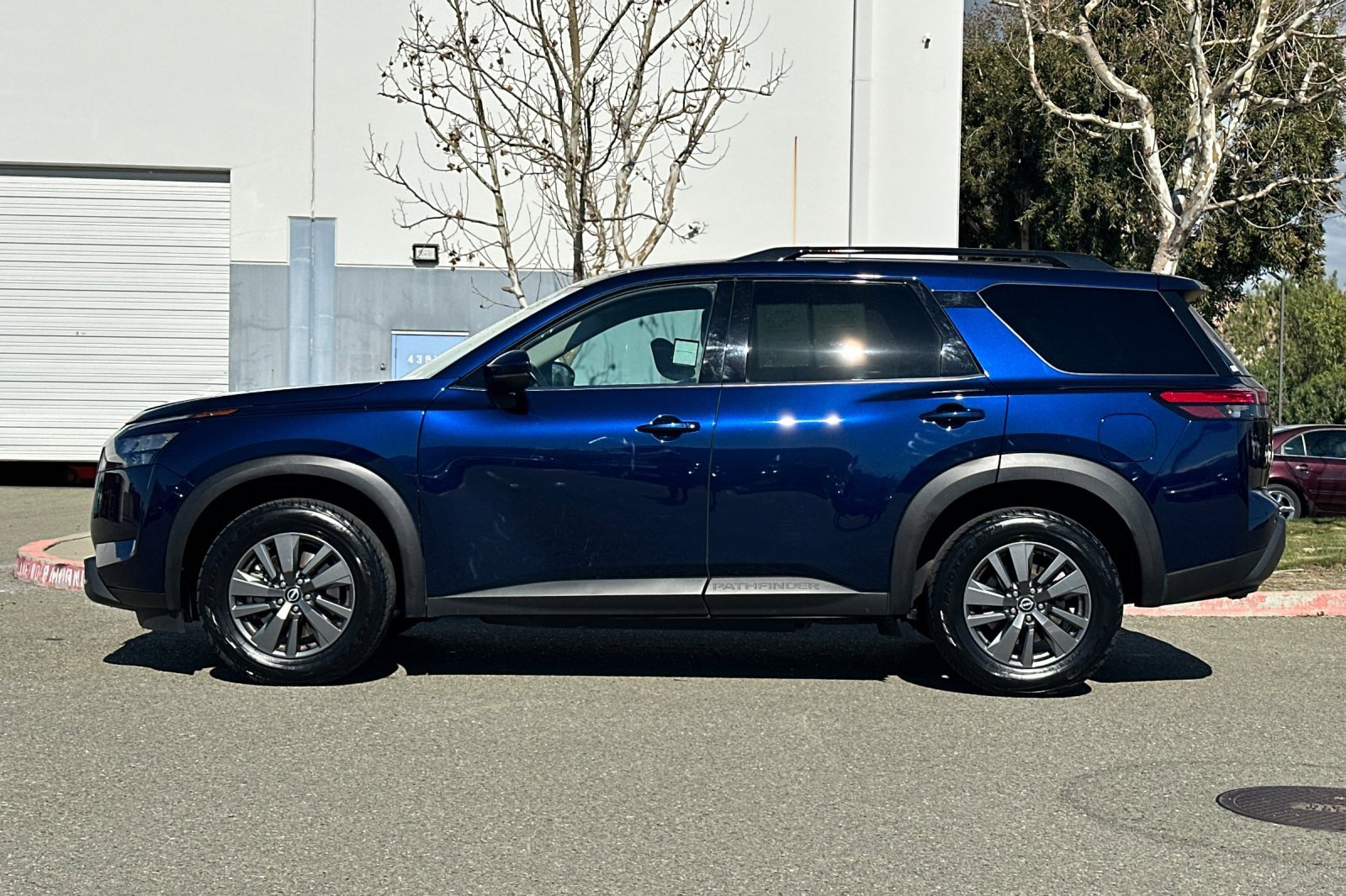 Certified 2024 Nissan Pathfinder SV image 7