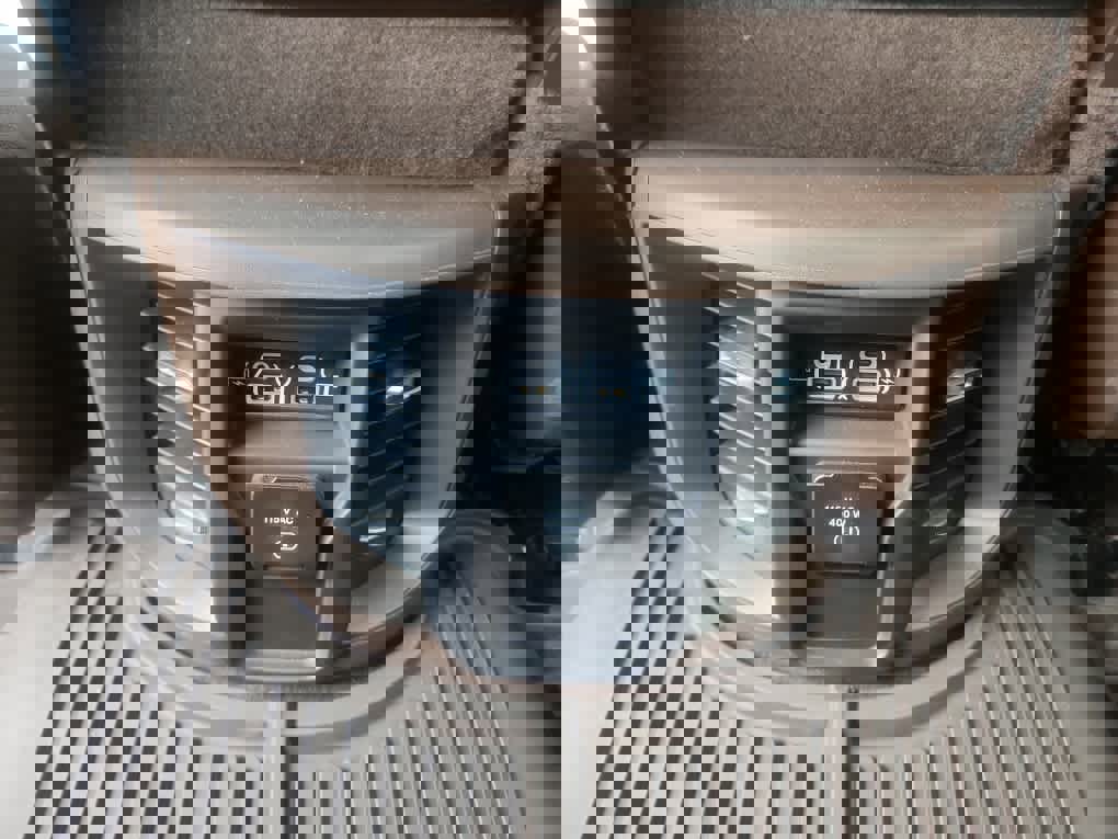 Used 2025 RAM 3500 Laramie w/ Towing Technology Group image 17