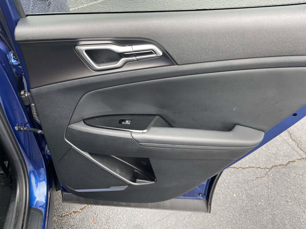 Used 2025 Kia Sportage EX w/ Premium Package image 44