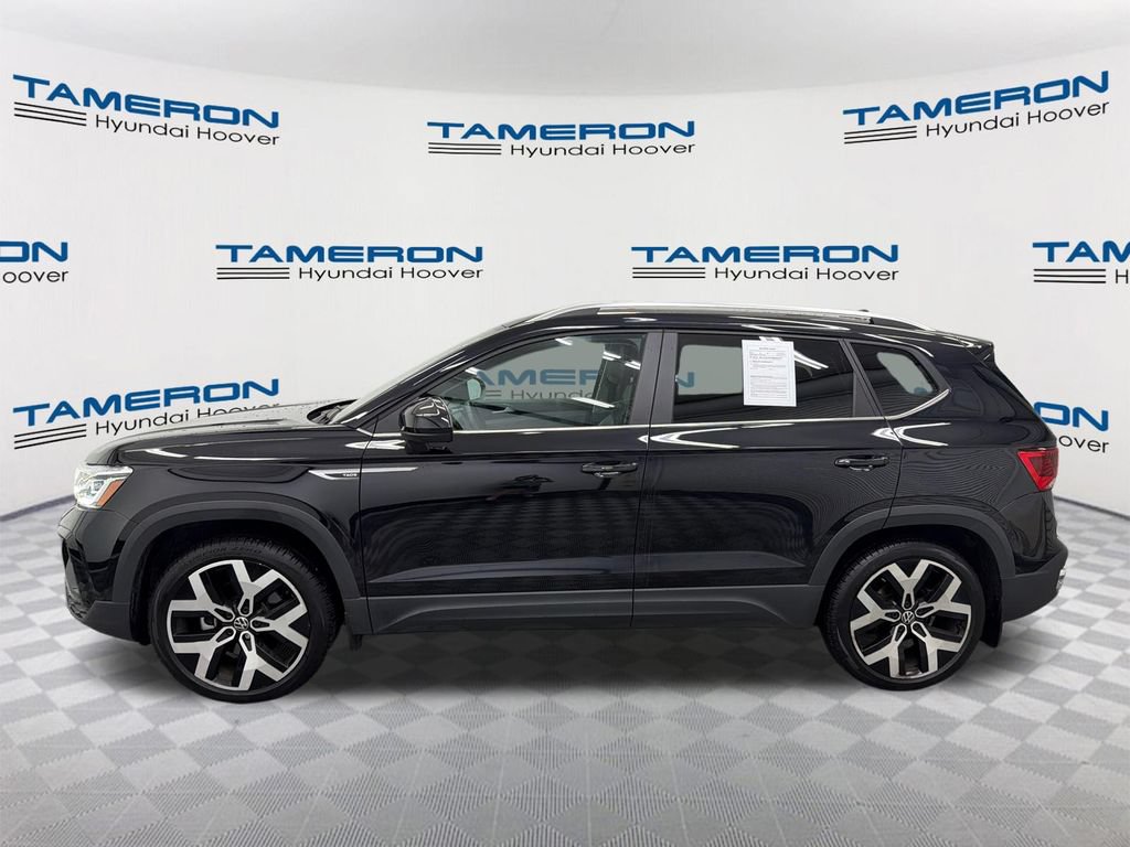 Used 2023 Volkswagen Taos SEL AWD/4WD image 2